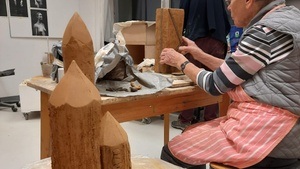 Skulpturenarbeit: Faltenwurf (in Ton)