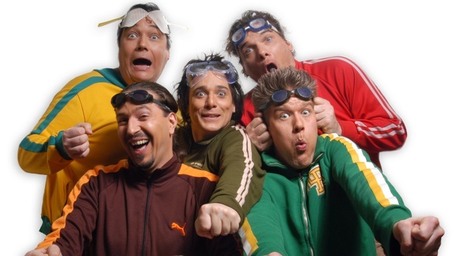 U-Bahn Kontrollöre in tiefgefrorenen Frauenkleidern