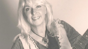 Live Musik mit Anne SeeYou