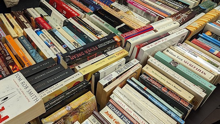 Titelbild der Veranstaltung Amerikahaus Book Swap - Tausche englischsprachige Bücher