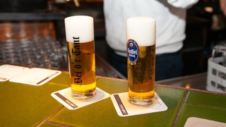 Noh d’r Kirch bei d'r Tant