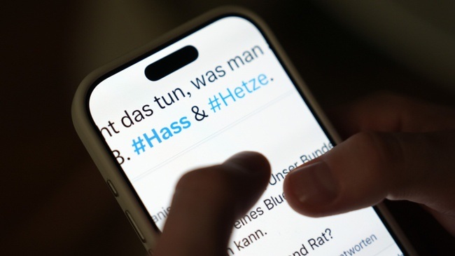 Extrem rechte Ideologie und Stimmungsmache im digitalen Raum