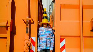 Fritzi Ernst - Introvert - Tour