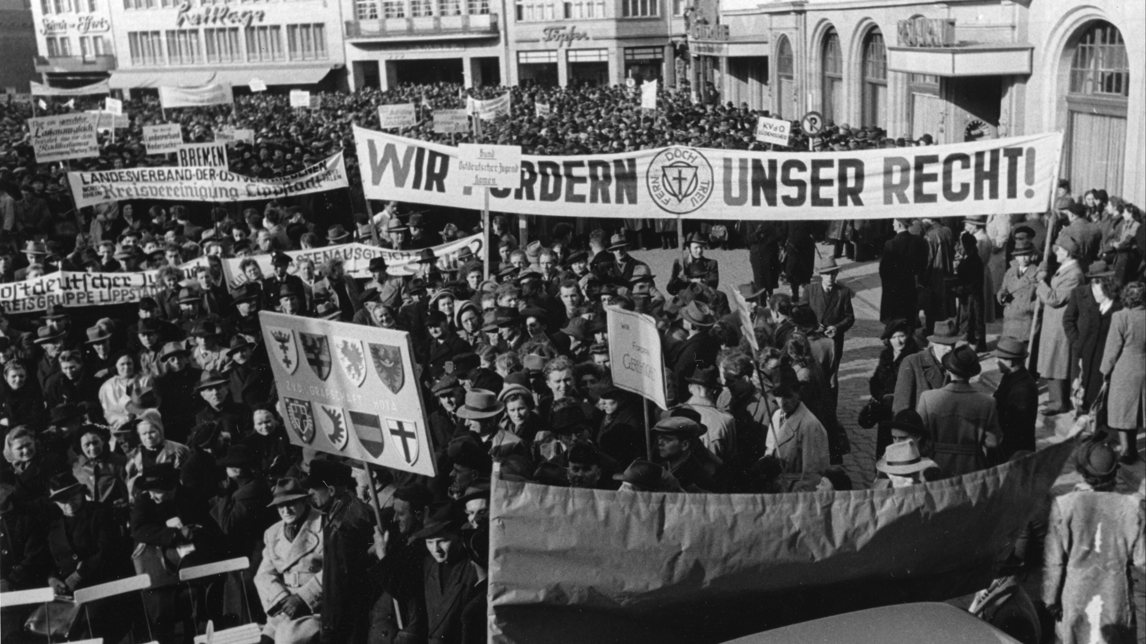 Alte Seilschaften? Das Bundesvertriebenenministerium zwischen NS-Diktatur und Demokratie