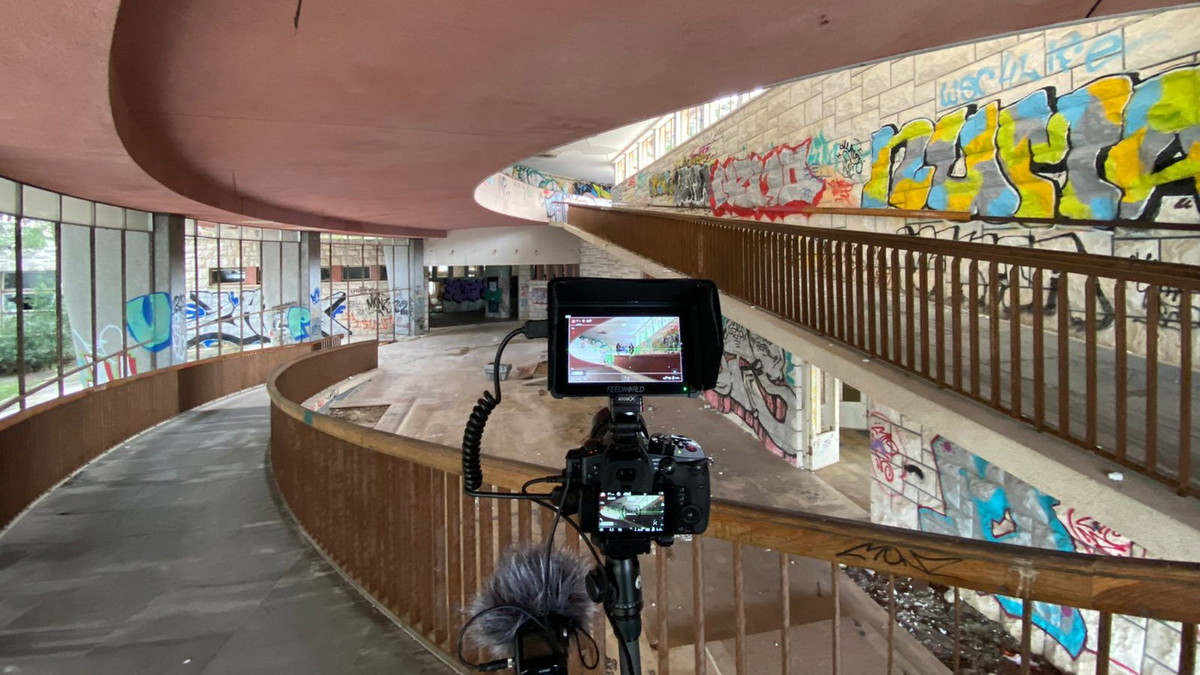 Artistic walk exploring the sonic identity of a place