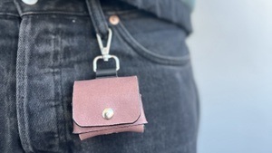 Case Me Up, Baby!: DIY Leather Earbud Cases