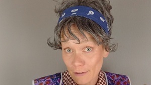 Anneliese: Jetzt wird gefeudelt