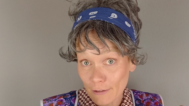 Anneliese: Jetzt wird gefeudelt