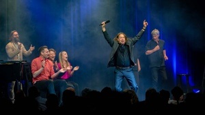 DIE GORILLAS VS. DIE SPRINGMÄUSE