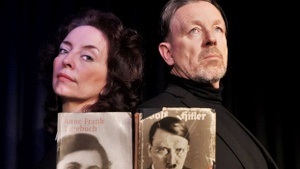 Annes Kampf - Anne Frank vs. Adolf Hitler