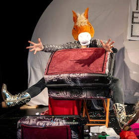 K4Y: Pony im Koffer