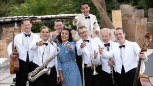 The Swingin’ Hermlins: The Music Goes Round And Around