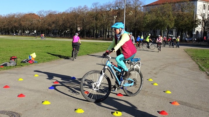 FahrSicherheitsTraining Senior:innen (Fahrrad oder E-Bike)