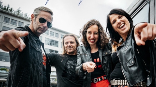 DIRTY DENIMS "20 YEARS ANNIVERSARY TOUR"