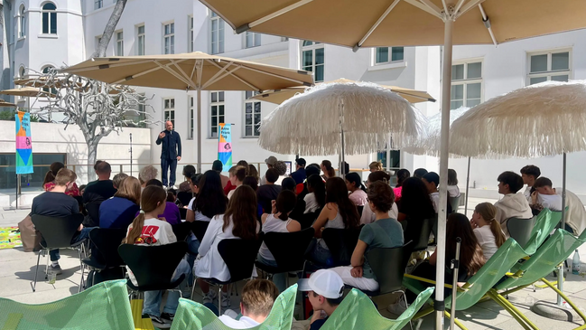 Mishpocha: Anne Frank Tag "Sei mutig" Poetry Slam