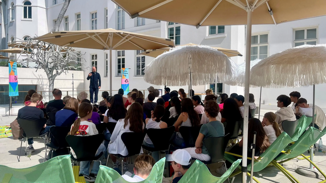 Mishpocha: Anne Frank Tag "Sei mutig" Poetry Slam