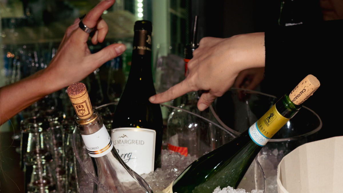 Titelbild der Veranstaltung Wine After Work – Abbruzzen: Mehr als Montepulciano