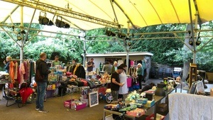2. LOLA - SOMMERFLOHMARKT - Outdoor und indoor - im Saal und überdachten Biergarten