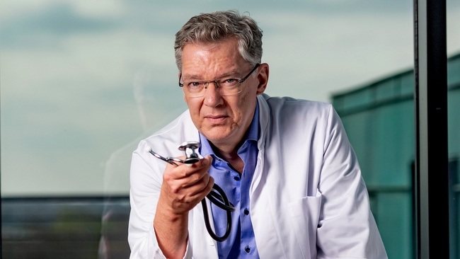 Wie werde ich 100 – und bleibe fit in Körper und Geist? Ein Abend mit dem Neurologen und KStA-Kolumnisten Dr.  Magnus Heier