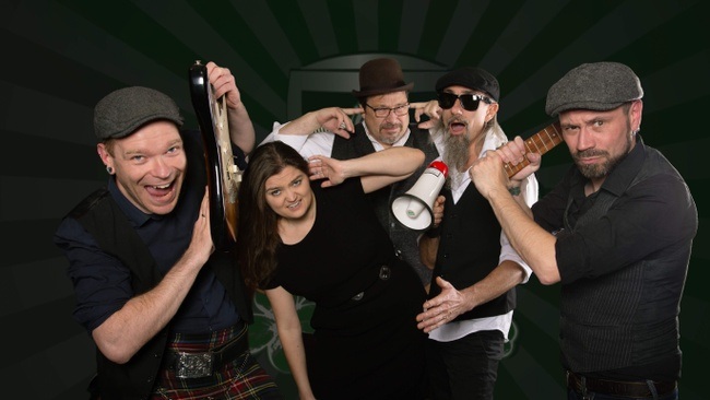 Dead Man's Hand - Irish Folk im Schlosshof Belgershain