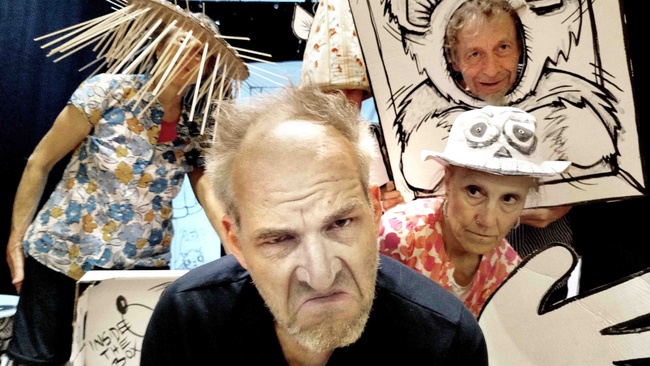 Welturaufführung „Der ganz große Fehler“ – Comic Trip und Wintermärchen ab 14 Jahren