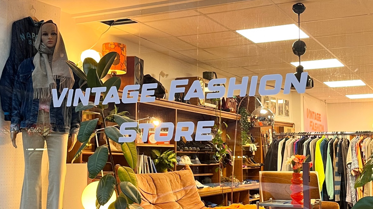 Vintage Fashion Store