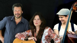 Tine Lott, Georg Crostewitz & Sabrina Damiani: Liedperlen abseits der Hitparaden