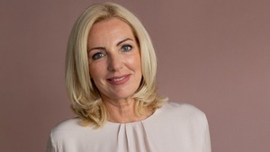 Warum Frauen schlechter schlafen und was sie dagegen tun können - Kölner Buchpremiere mit Dr. Suzann Kirschner‑Brouns