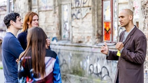 Öffentliche Führung zur Geschichte der KW: KW, a hike mit Raoul Zöllner