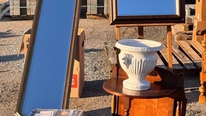 Düsseldorfer Flohmarkt am Blumengroßmarkt