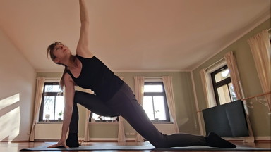Comuneo: Pilates & Yoga Flow