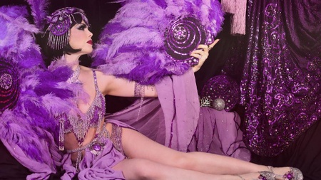 Gastspiel | Blue Moon Cabaret - The Decadent Burlesque Soirée