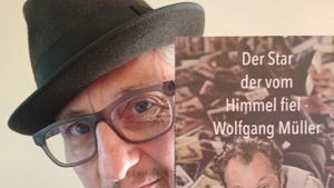 JS Strauss & Timo Tietz (Piano) - Nachkriegszeit ist Vorkriegszeit (Musikalische Lesung)