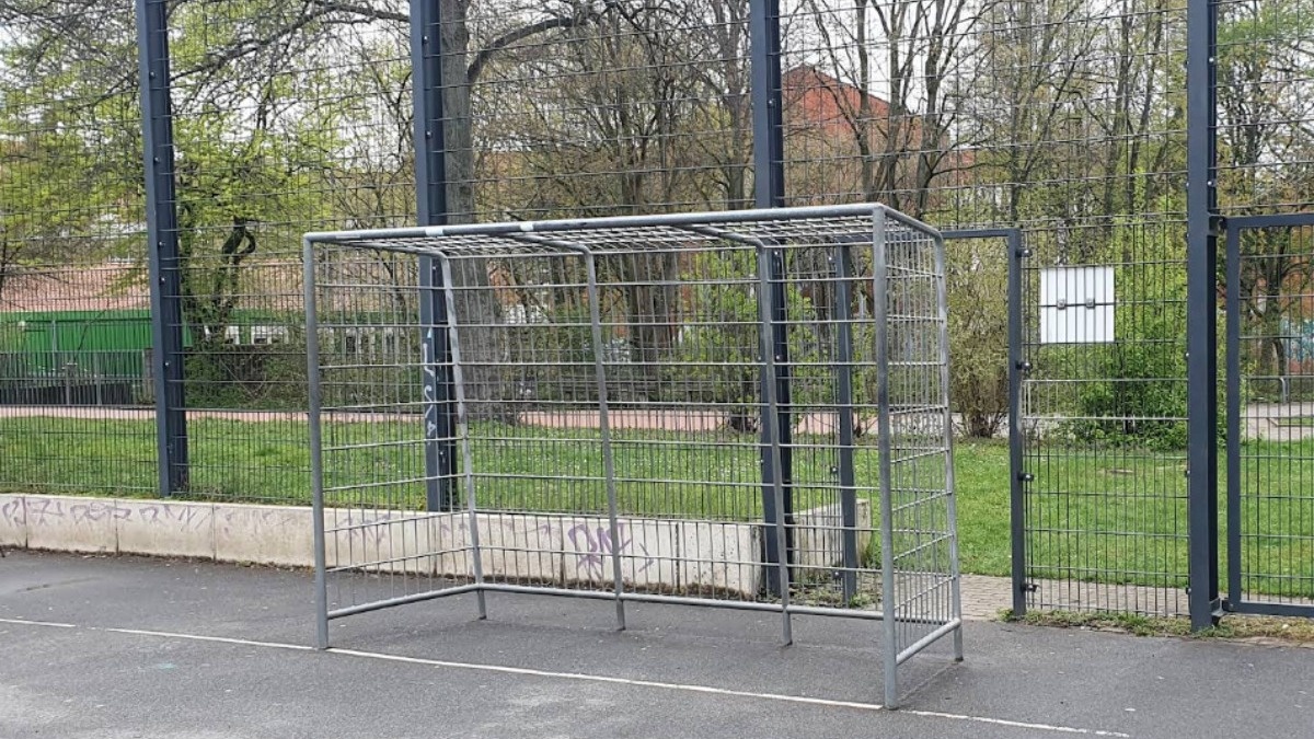 JUGAD pick-up football / pick-up Soccer