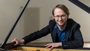 FEMININ PLURAL, ein Solo Klavier-Konzert von Igor Parfenov