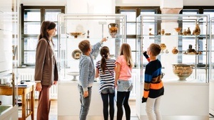 Schulklassen im Antikenmuseum