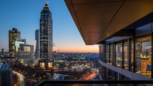 Kaviar-Tasting mit spektakulärem Ausblick auf Frankfurts Skyline!