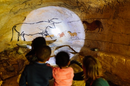 Ferien-Workshop: Steinzeitlicht und Höhlenkunst