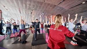 POP UP YOGA in der BMW Welt