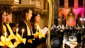 Traditionelles Weihnachtsliedersingen