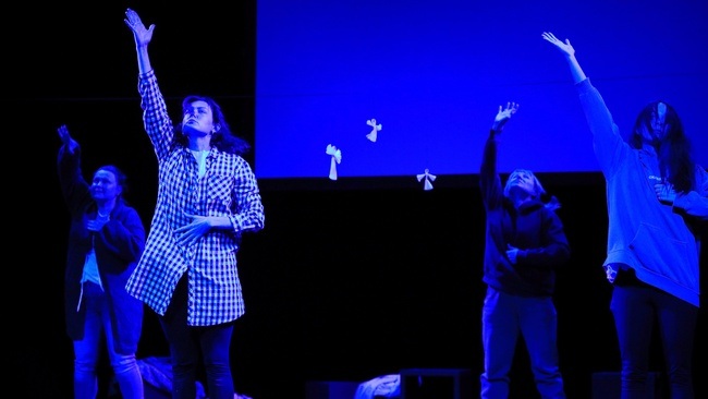 DER GESCHLOSSENE HIMMEL / ЗАКРИТЕ НЕБО