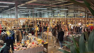 INDOOR KINDERFLOHMARKT MIT KINDERPROGRAMM