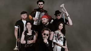 LUIKU (UKRAINE) - DIE KARPATEN-BALKAN-NACHT