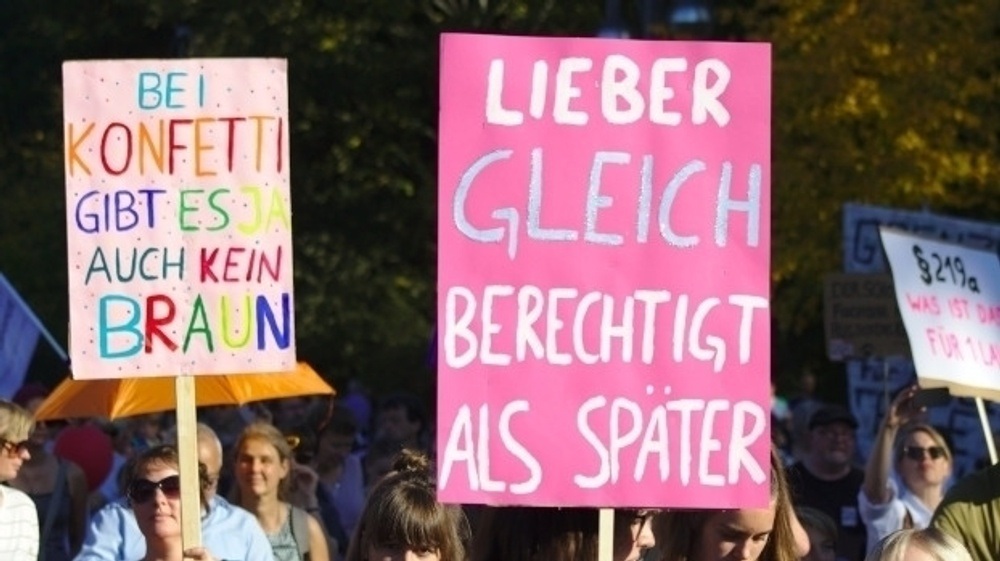 Feministischer Lesekreis: Demokratie: feministisch und für alle.