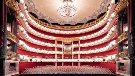 GUIDED TOUR OF THE NATIONALTHEATER (ENGLISH)