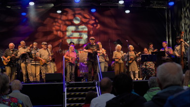 1. Bremer Ukulelenorchester beim Festival "Folk im Kämmerei-Quartier"