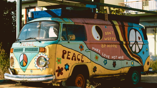 HIPPIE PARTY mit dem Hippie Kammerorchester Imagine peace and love!