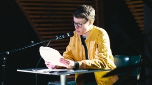 Übersetzen als queere Praxis: zwischen Sprachen und Geschlechtern. Werkstattgespräch mit Desz Debreceni und Lisa Jay Jeschke