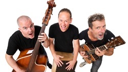 Lagerfeuer-Trio