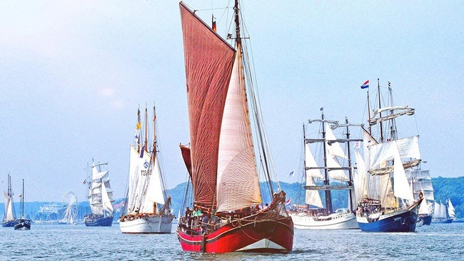 Segeltörn zur Windjammerparade zur Kieler Woche mit Brunch